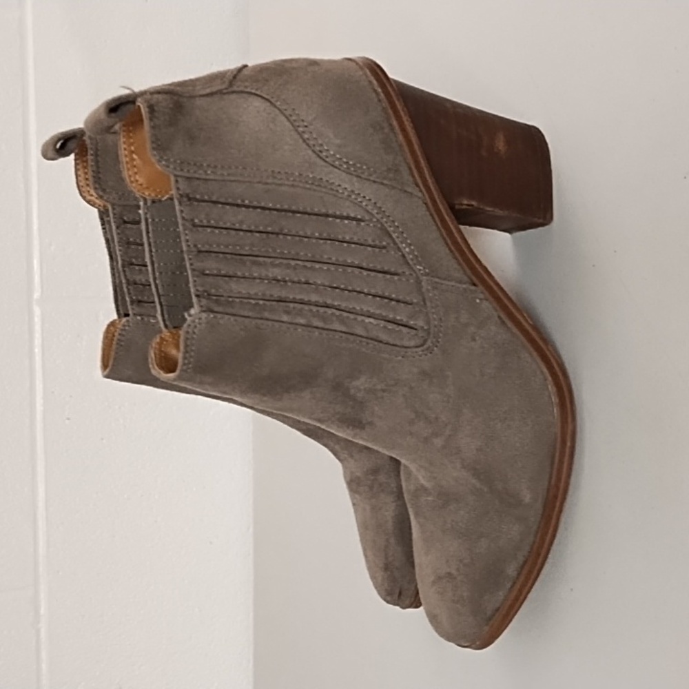 Nine West 7.5 Med Grey Vegan Suede Bootie Ankle Boot